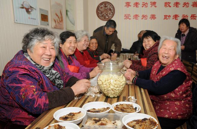 太原:传统腊八节活动在社区(图)