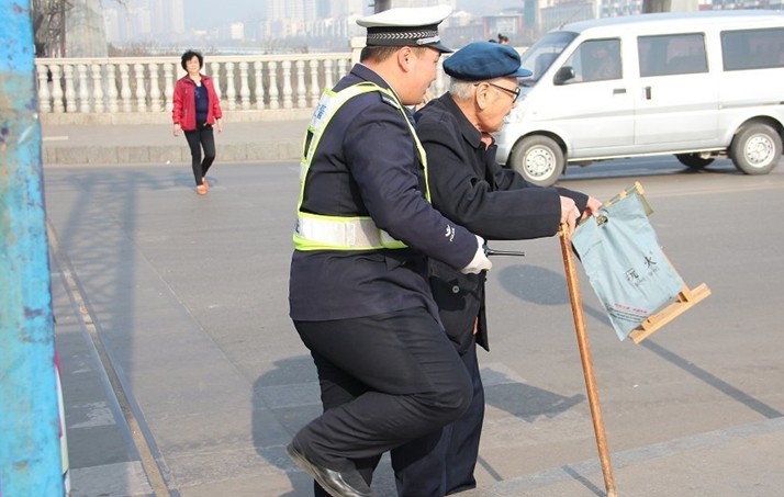 阳泉市有多少人口_阳泉城区太上小区老年人家门口 上大学 乐在其中(2)