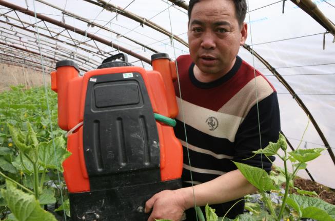 太谷县推广物理农业 每个大棚可省千余元