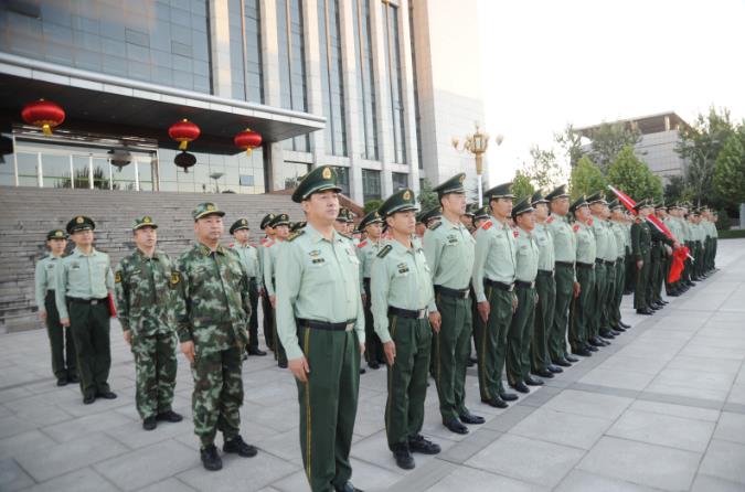 武警晋中市支队举行升国旗仪式庆祝建国66周