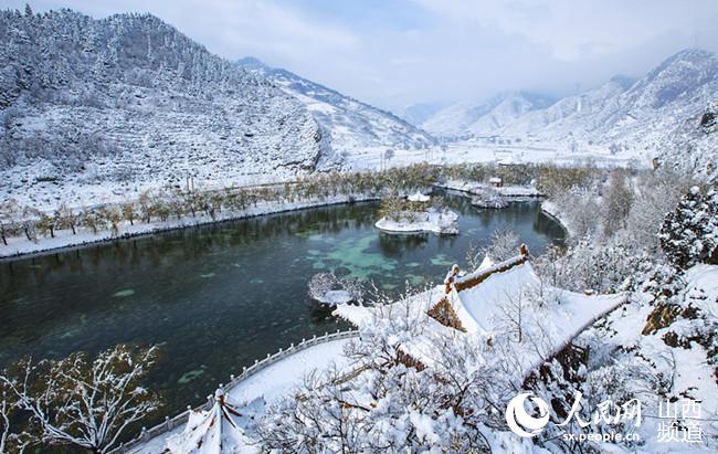 山西汾河源头雪后美景宛如仙境