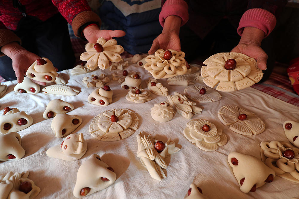 写春联、剪窗花:山西平陆杜马乡浓浓年味漫尽