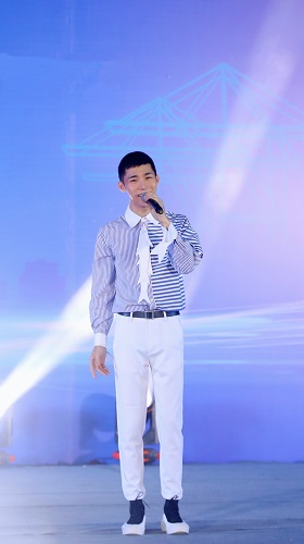 李俊