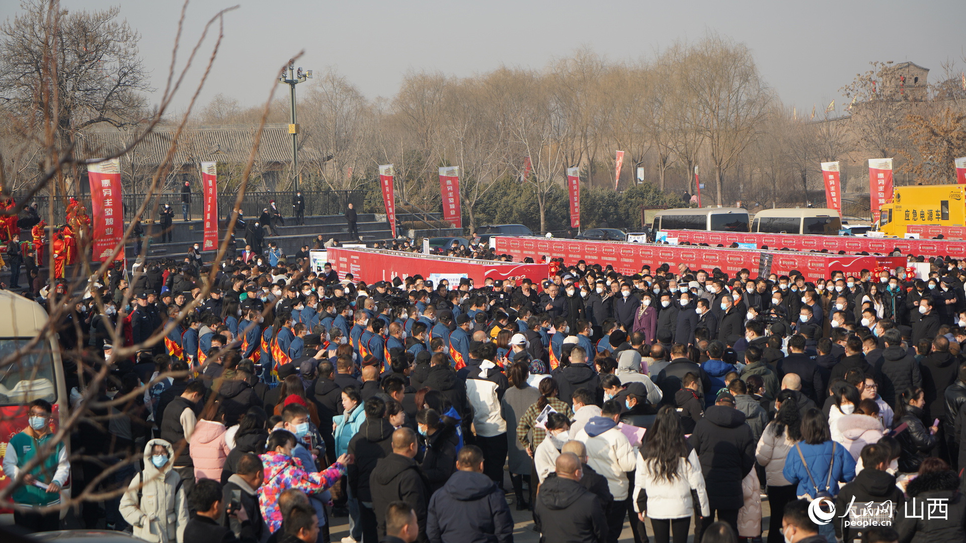 平遙縣赴蒙古國務工人員歡送儀式。人民網 董童攝