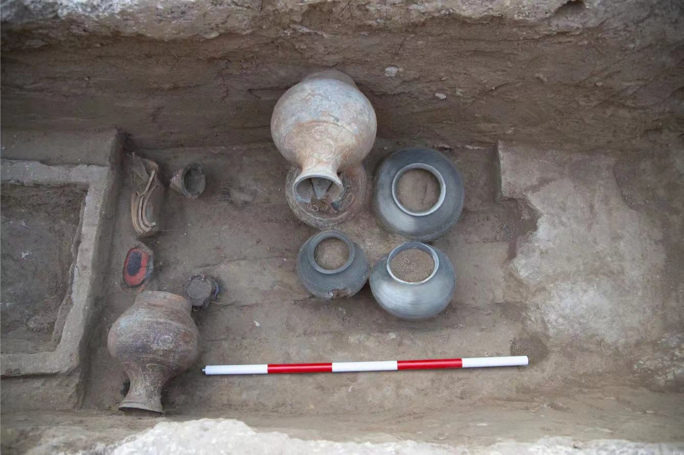 其中一座墓室發掘情況