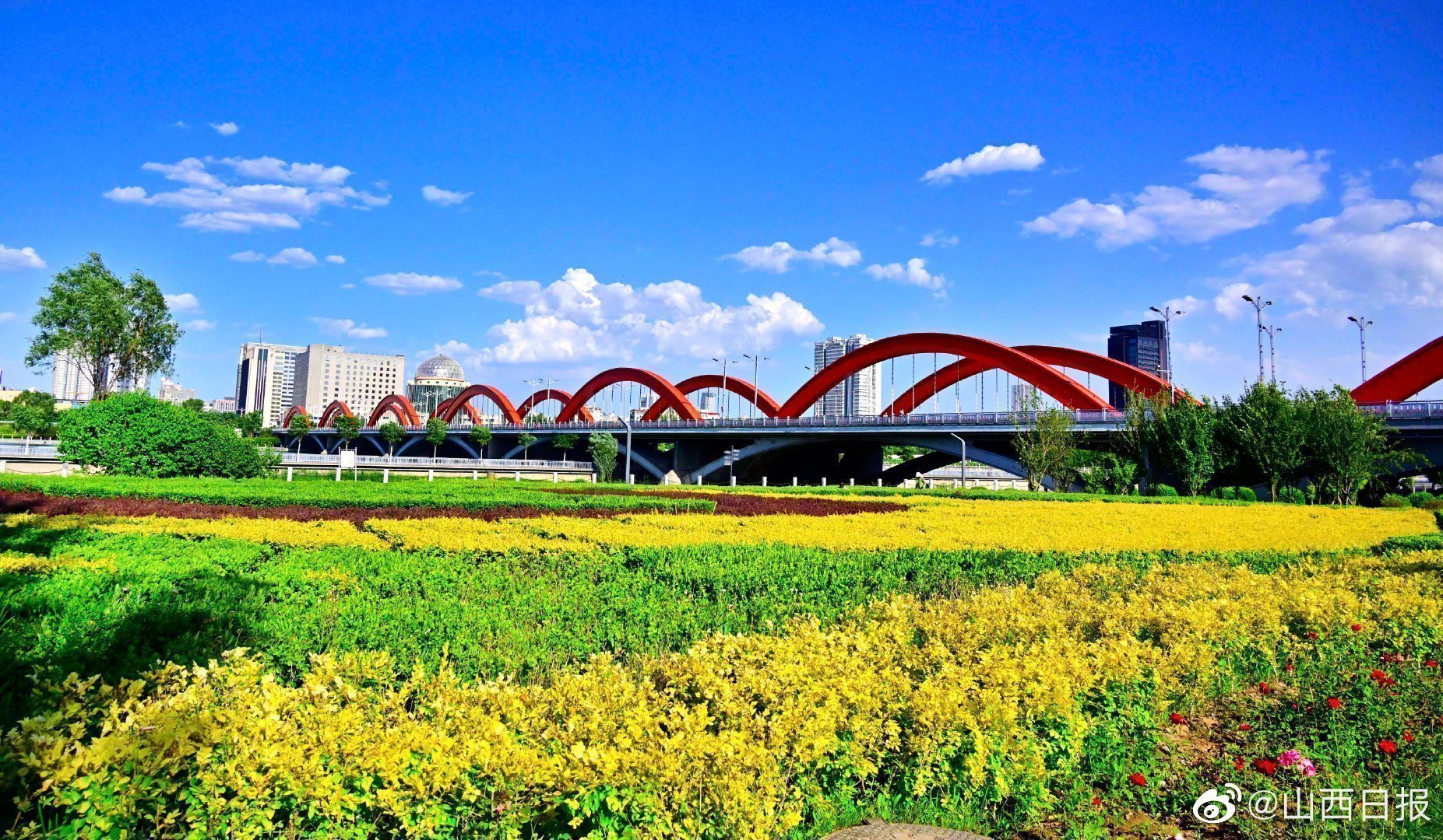 雨后的太原碧空如洗。圖片來源：山西日報攝於2022年6月