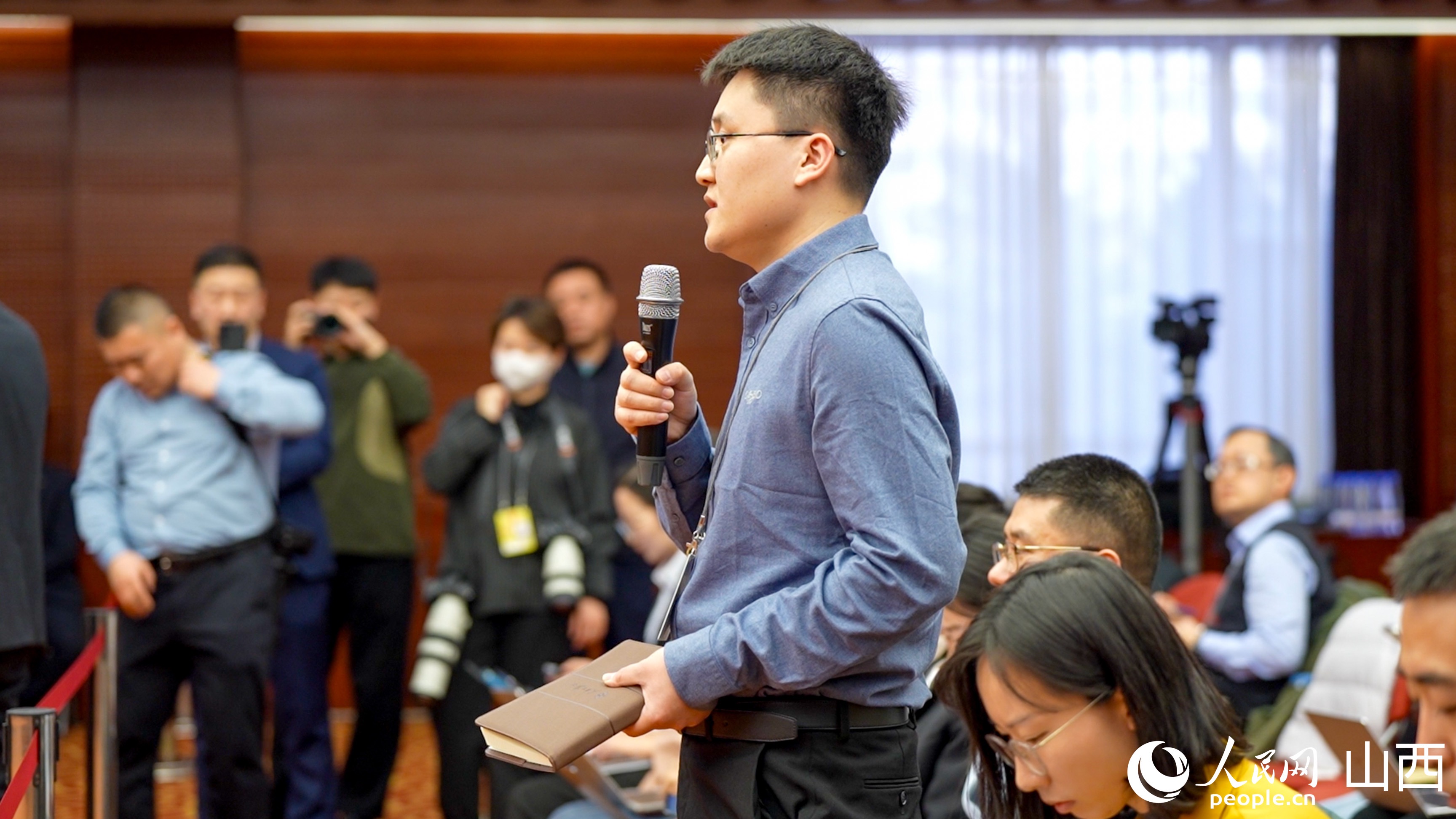 人民日报社记者郑洋洋提问。