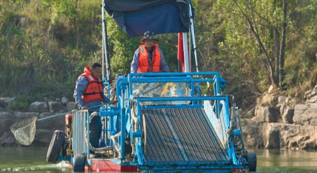 8人兩船，如何守護9公裡黃河碧波？