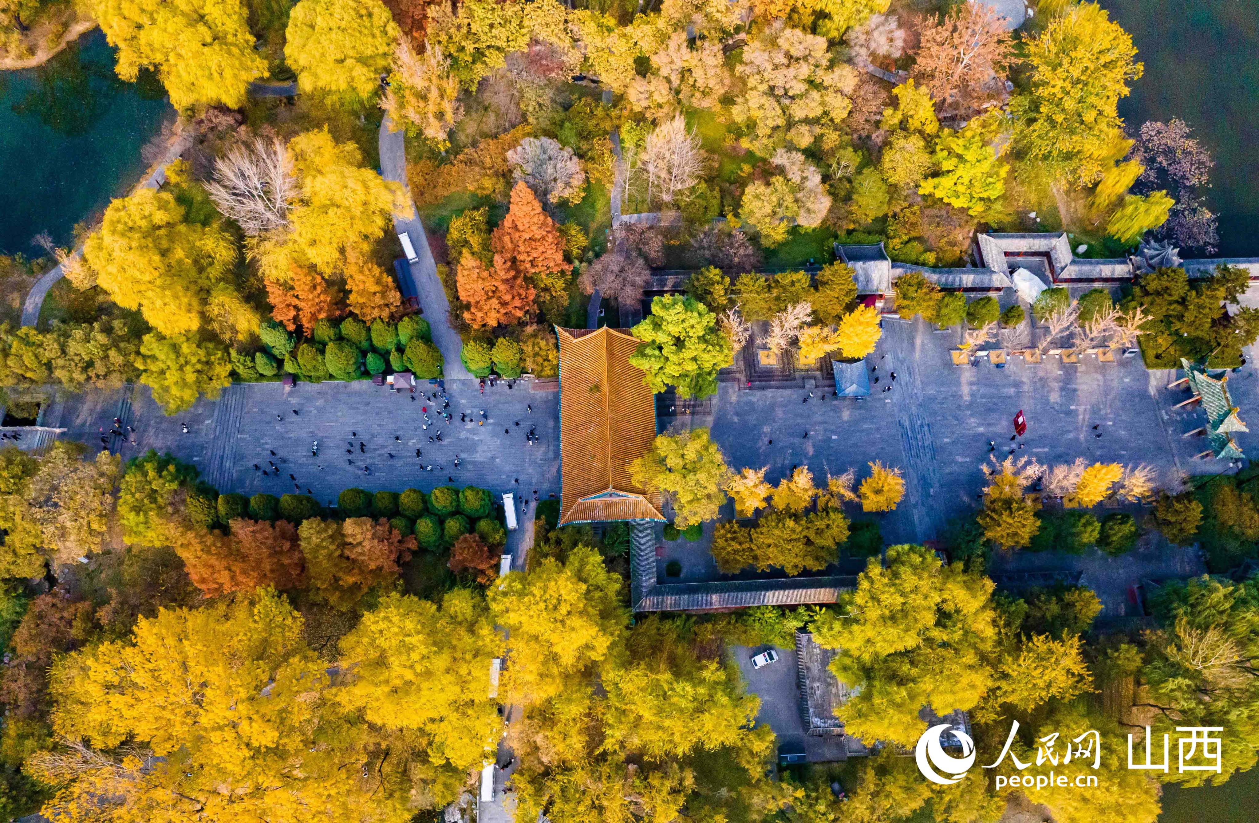 晉祠的秋日,色彩層次豐富。人民網記者 王帆攝