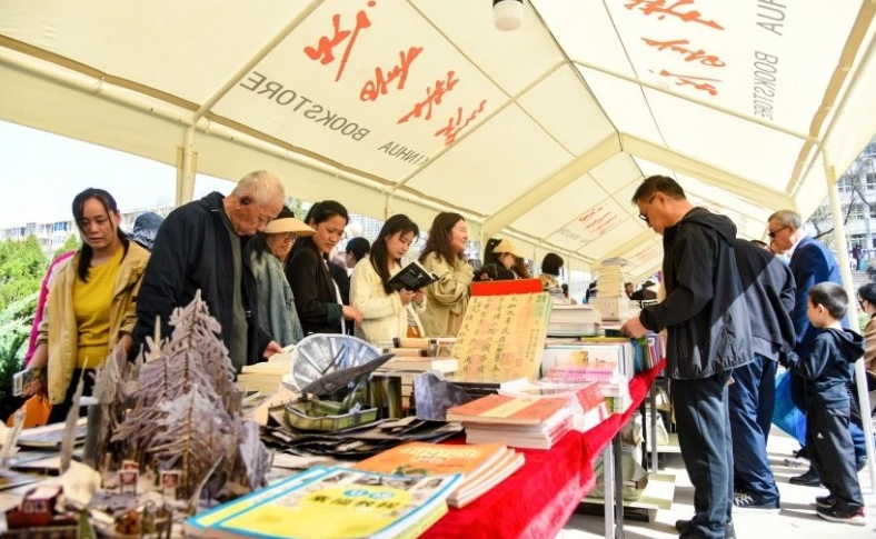 2025“阳泉消费季”桃河市集活动现场