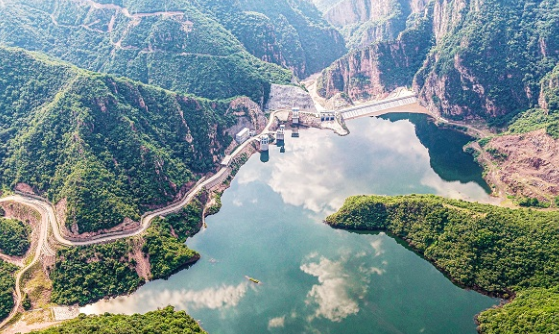 正在施工的小浪底引黃工程板澗河調蓄水庫