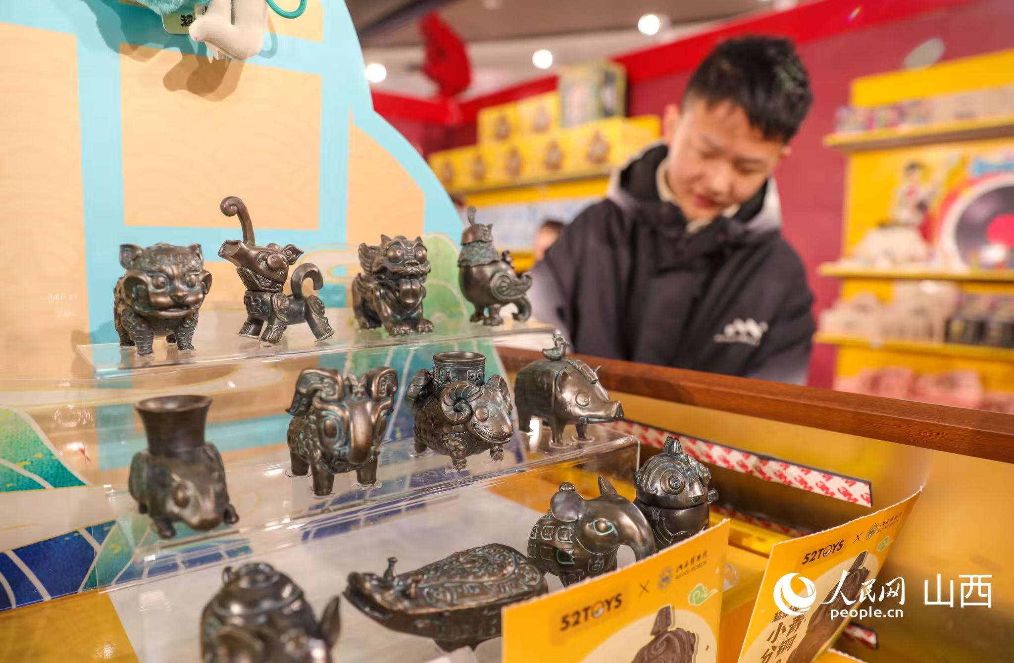 山西博物院馆藏文物仿制品。人民网记者 王帆摄