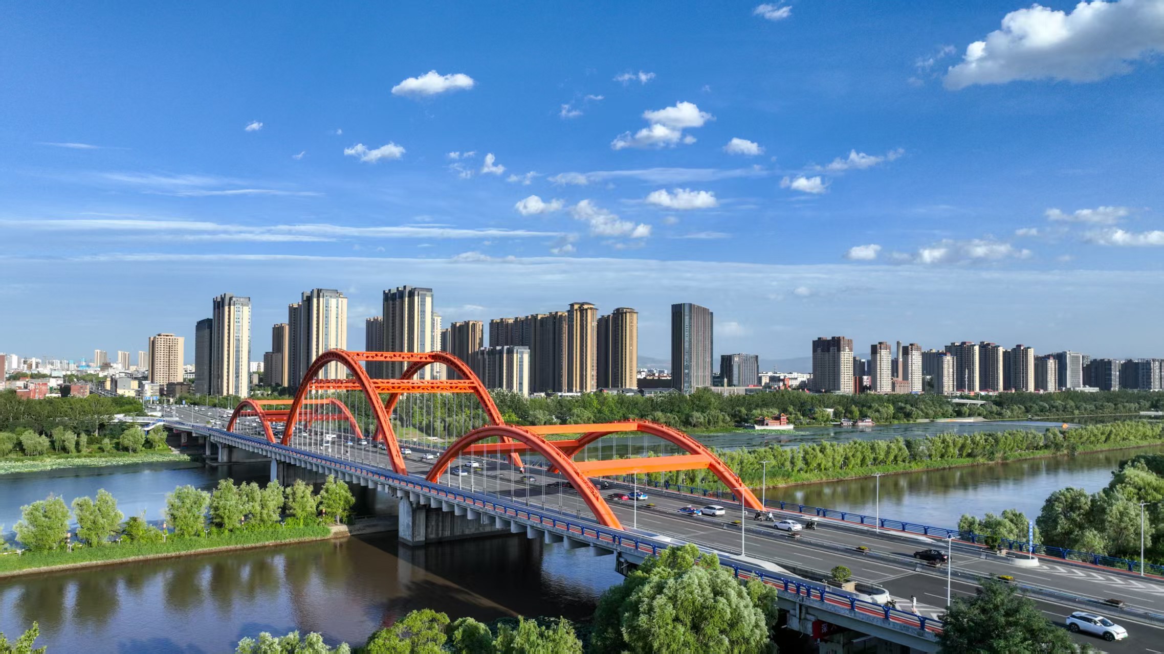 “临汾蓝”已成为常态,市区环境质量逐年向好。闫锐鹏 摄