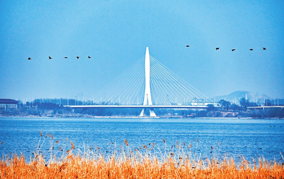 “太行天池”春意浓