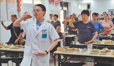 注意防暑降温，合理安排作息
