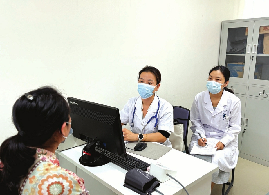 在山西医科大学第一医院慢病健康管理门诊，心血管内科副主任医师孙萌正在接诊患者。