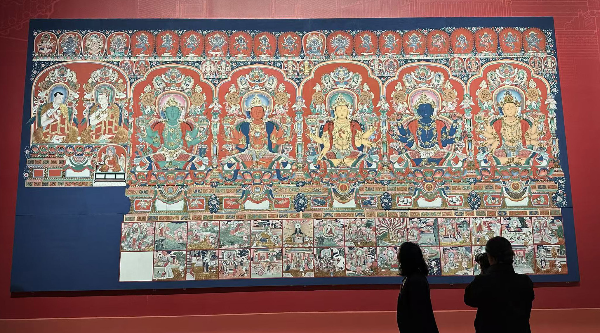 “高原丝路 瞿昙之光——青海丝路文物与瞿昙寺壁画艺术展”现场。受访者供图