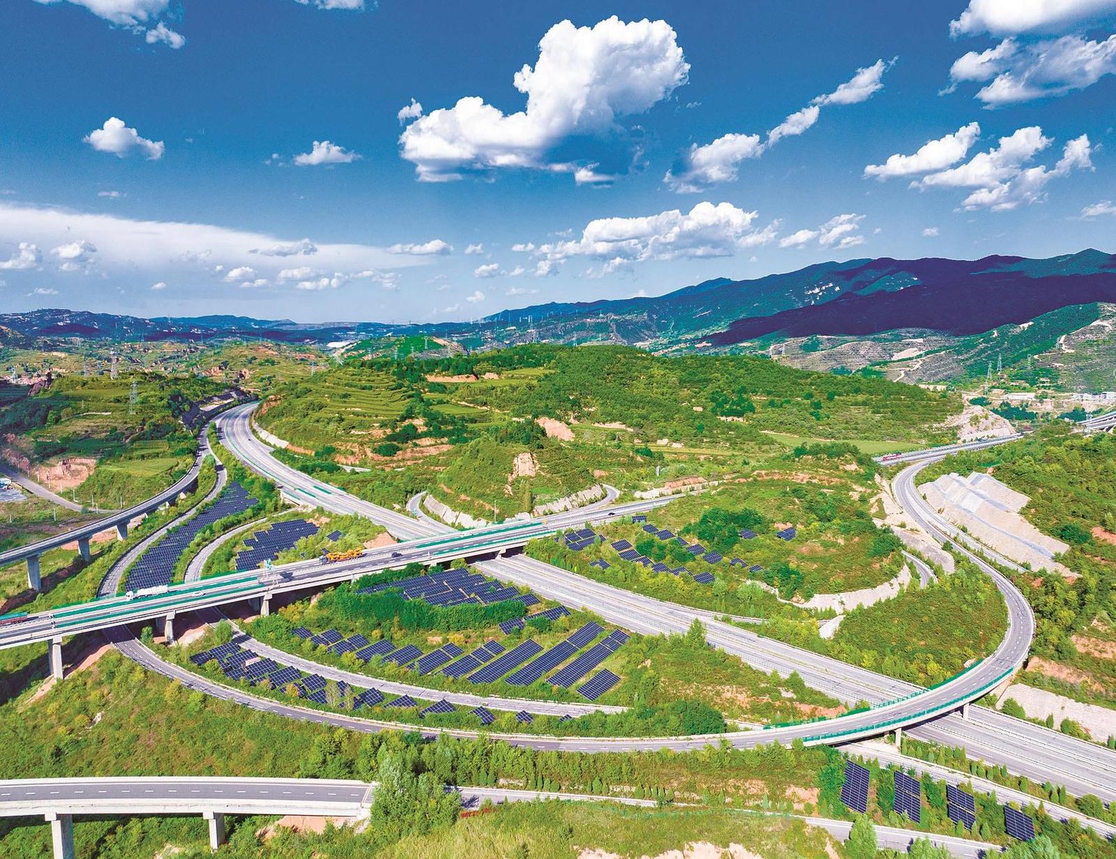 “路光互补”绘新景